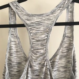 Lululemon yoga racerback size 6